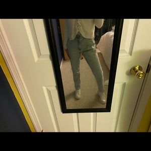 American Eagle Mom Jeans Light Wash